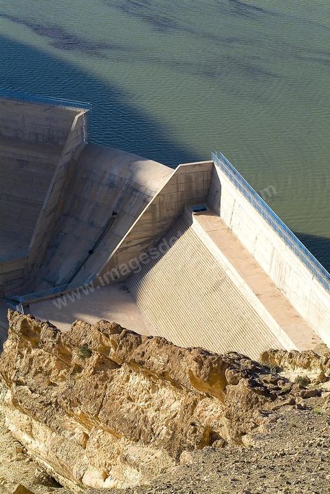 Barrage et lac artificiel de Tamerza