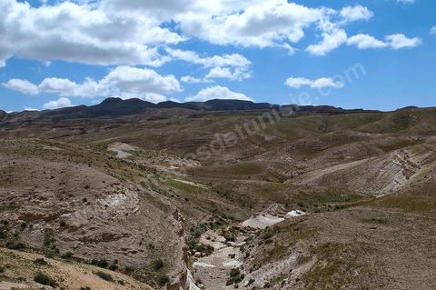 Montagnes au dessus du village de Tamerza