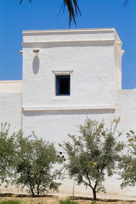 E10-1163