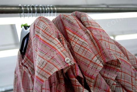 Stockage de vètements avant expédition à la Sté DITEX usine de textiles à la Soukra à Tunis