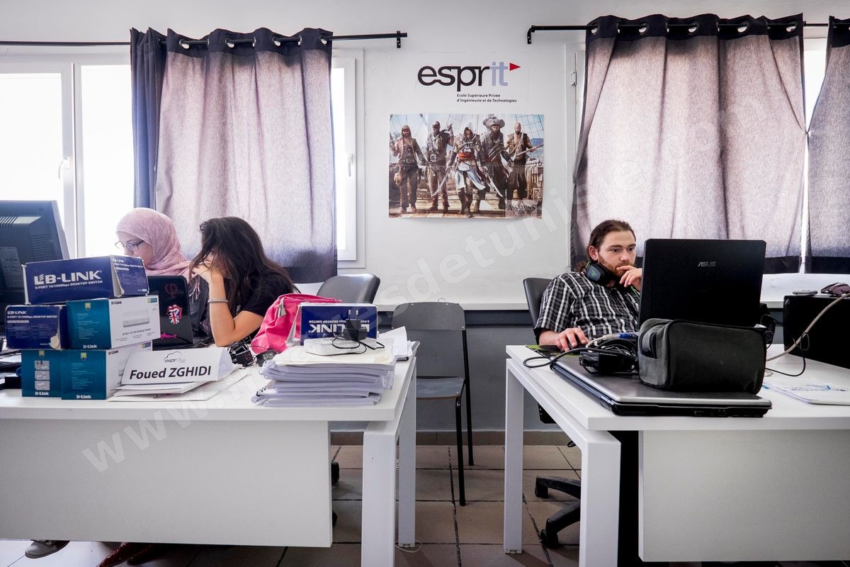 Laboratoire d'étudiants à l'Ecole Supérieure Privée d'Ingénierie et de Technologiues (Esprit) au Pôle Technologique et de Communication d'El Ghazala dans la banlieue nord de Tunis