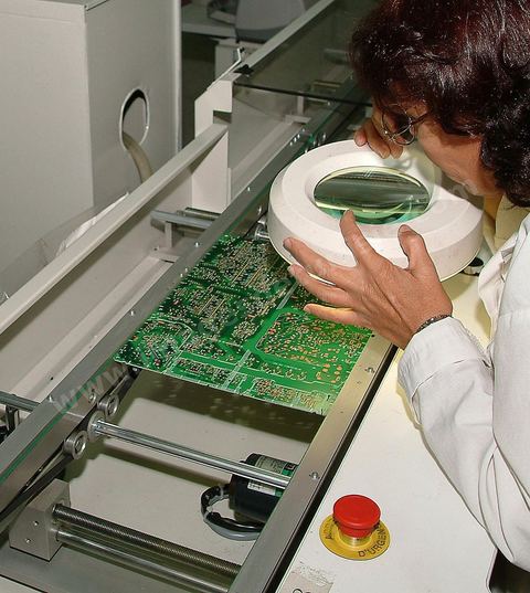 Usine de montages de TV à Tunis