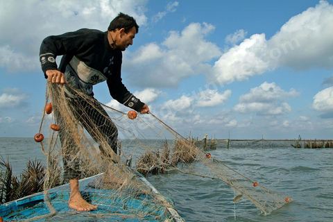 Peche traditionnelle dans les pecheries de Mellita - Ile de Djerba