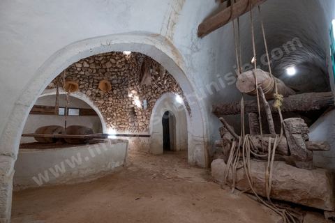 E08-047