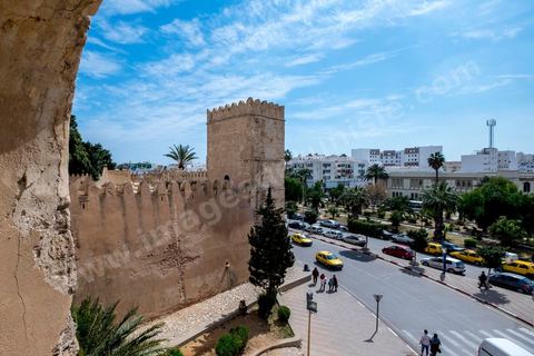 La Kasbah de Sfax, la seconde ville du pays et capitale du sud. Grande ville portuaire et industrielle, mais aussi culturelle avec ses remparts, sa medina, ses nombreux monuments historiques et ses musées. 