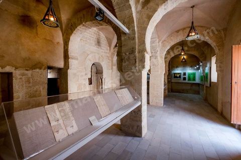Salle du musée de l'architecture traditionnelle dans la Kasbah de Sfax, la seconde ville du pays et capitale du sud. Grande ville portuaire et industrielle, mais aussi culturelle avec ses remparts, sa medina, ses nombreux monuments historiques et ses musées. 