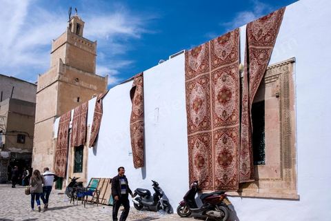 Mosquée dans la medina Sfax, la seconde ville du pays et capitale du sud. Grande ville portuaire et industrielle, mais aussi culturelle avec ses remparts, sa medina, ses nombreux monuments historiques et ses musées. 