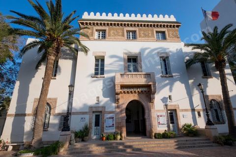 Institut Français de Sfax, la seconde ville du pays et capitale du sud. Grande ville portuaire et industrielle, mais aussi culturelle avec ses remparts, sa medina, ses nombreux monuments historiques et ses musées. 