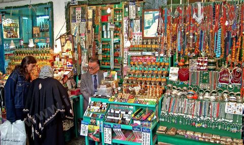 Souk el Attarine - boutiques de Parfumeurs - medina de Tunis