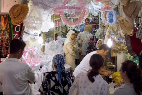 Souk el Attarine - boutiques des mariées - medina de Tunis
