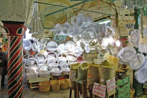 Souk el Attarine - boutiques pour trousseau de mariage - médina de Tunis