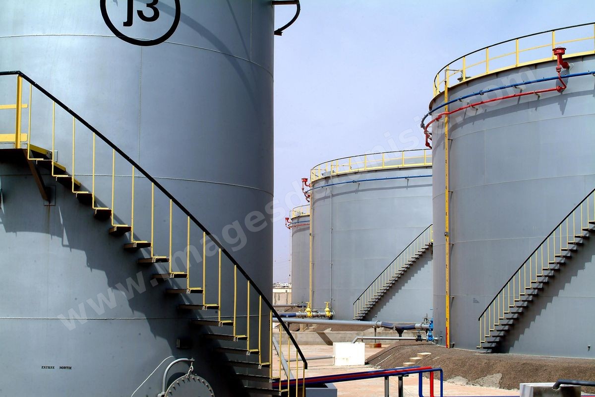 Dépot d'hydrocarbure dans la zone industrielle portuaire de Zarzis