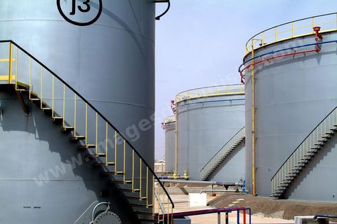 Dépot d'hydrocarbure dans la zone industrielle portuaire de Zarzis