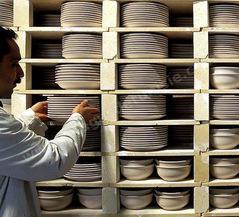 Atelier Bel Art, usine de production de céramique artistique au Cap Bon