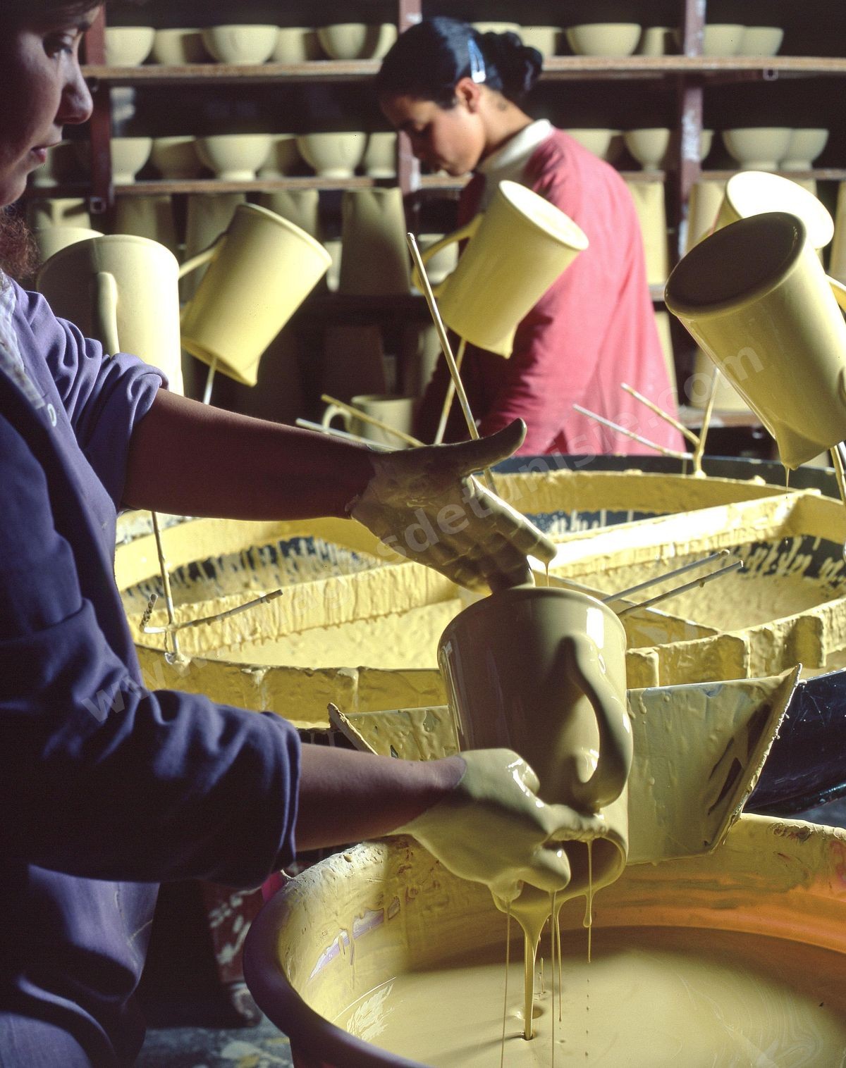 Atelier Bel Art, usine de production de céramique artistique au Cap Bon