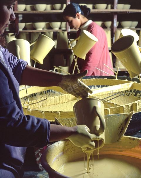 Atelier Bel Art, usine de production de céramique artistique au Cap Bon