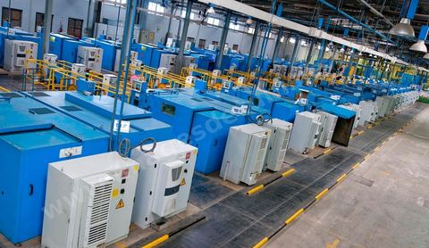 Usine de COFICAB fabrication des fils câbles électriques destinés à l’industrie automobile à Sedjoumi dans la banlieue ouest de Tunis