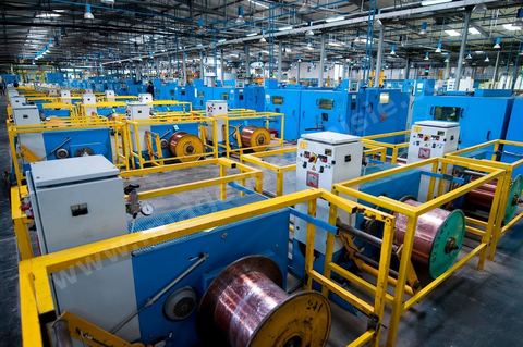 Usine de COFICAB fabrication des fils câbles électriques destinés à l’industrie automobile à Sedjoumi dans la banlieue ouest de Tunis