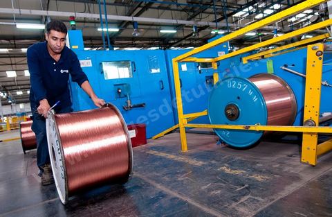 Usine de COFICAB fabrication des fils câbles électriques destinés à l’industrie automobile à Sedjoumi dans la banlieue ouest de Tunis