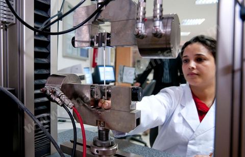 Usine de COFICAB fabrication des fils câbles électriques destinés à l’industrie automobile à Sedjoumi dans la banlieue ouest de Tunis