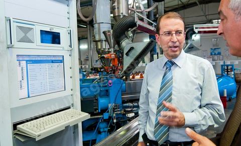 Portrait de Hichem Elloumi PDG de la Société COFICAB production de cables électronique à Sedjoumi dasn la banlieue de Tunis et Président de la FEDELEC Fédération de l'électricité et de l'électronique