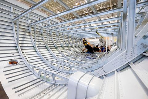 Site de production de Aérolia dans la banlieue sud de Tunis au coeur du nouveau concept de pôle aéronautique développé depuis 2009. Ce site de la filiale de Airbus Industrie produit des éléments des nouveaux Airbus A320. 