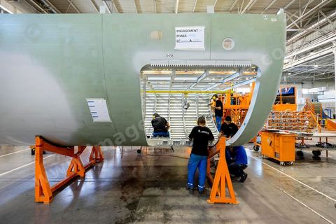 Site de production de Aérolia dans la banlieue sud de Tunis au coeur du nouveau concept de pôle aéronautique développé depuis 2009. Ce site de la filiale de Airbus Industrie produit des éléments des nouveaux Airbus A320. 