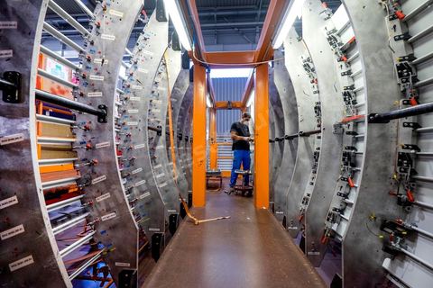 Site de production de Aérolia dans la banlieue sud de Tunis au coeur du nouveau concept de pôle aéronautique développé depuis 2009. Ce site de la filiale de Airbus Industrie produit des éléments des nouveaux Airbus A320. 