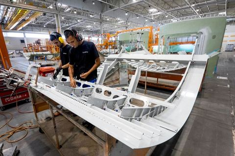 Site de production de Aérolia dans la banlieue sud de Tunis au coeur du nouveau concept de pôle aéronautique développé depuis 2009. Ce site de la filiale de Airbus Industrie produit des éléments des nouveaux Airbus A320. 