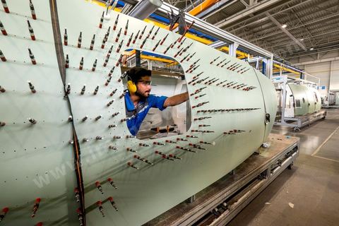Site de production de Aérolia dans la banlieue sud de Tunis au coeur du nouveau concept de pôle aéronautique développé depuis 2009. Ce site de la filiale de Airbus Industrie produit des éléments des nouveaux Airbus A320. 