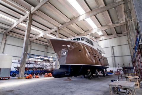 Fabrication et réparation de Yachts de luxe à Menzel Bourguiba. Parc D'activités économiques de Bizerte site de Bizerte. 