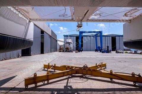 Fabrication et réparation de Yachts de luxe à Menzel Bourguiba. Parc D'activités économiques de Bizerte site de Bizerte. 