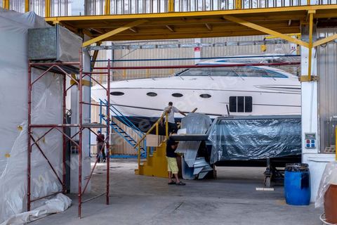 Fabrication et réparation de Yachts de luxe à Menzel Bourguiba. Parc D'activités économiques de Bizerte site de Bizerte. 