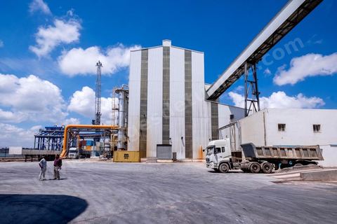 Usine de raffinage de sucre de Bizerte a été achetée par un investisseur libyen. Il s’agit d’une entreprise confisquée par l’Etat, rachetée par le libyen et louée, par la suite, à une entreprise française.