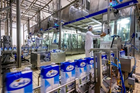 La Centrale Laitière Délice de Sidi-Bouzid. Elle est créée le 13 Juin 2011 et a pour objet la fabrication, le conditionnement et la commercialisation du lait et dérivés, et la production et vente de tout produit agroalimentaire.  Elle est entrée en production courant le mois d’Avril 2014.