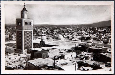 Vue Générale sur la medina de Tunis avec au premier plan minaret et cour de la Grande Mosquée - Carte postale ancienne Tunisie