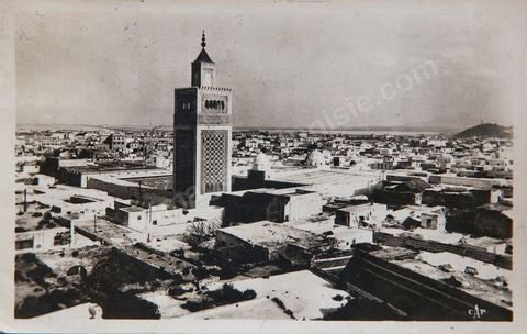 Vue Générale sur la medina de Tunis avec au premier plan minaret et cour de la Grande Mosquée - datée de 1948 - Carte postale ancienne Tunisie