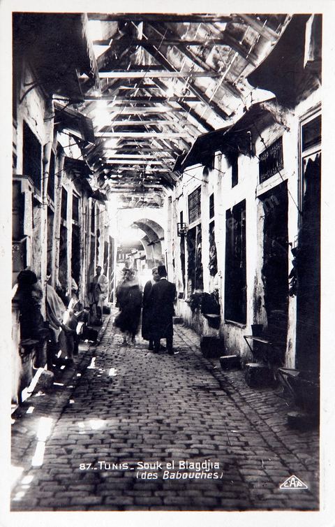 Souk El Bladghia ( des babouches ) dans la medina de Tunis -Carte postale ancienne Tunisie