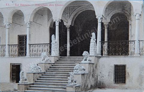 Escalier des Lions, entrée du Palais du Bardo à Tunis - datée 1907 - Carte postale ancienne Tunisie