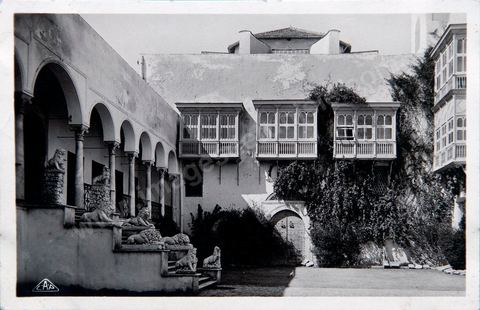 La cour du Palais du Bardo à Tunis - datée 1947 - Carte postale ancienne Tunisie