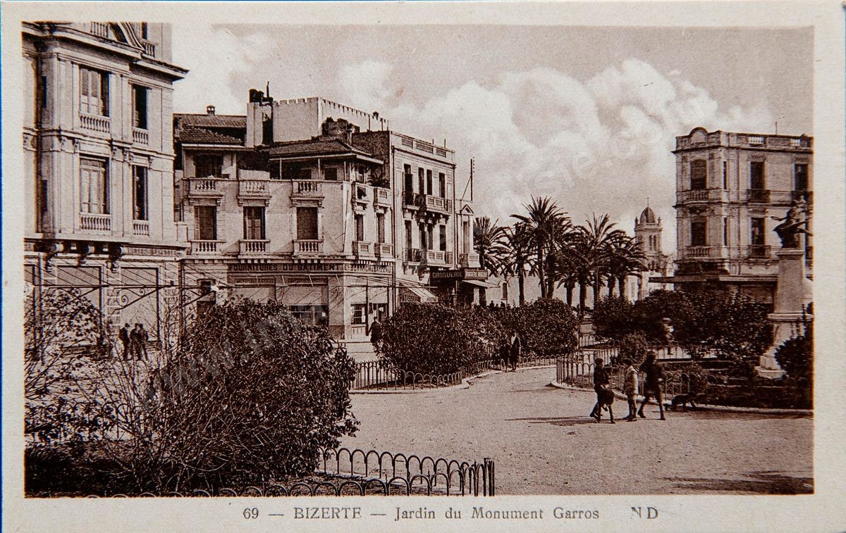 P030-077