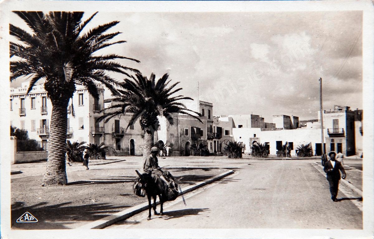 P030-079