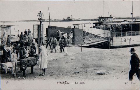 Le bac à Bizerte  - Carte postale ancienne Tunisie