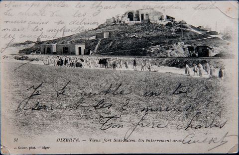 Vieux fort Sidi Salem et un enterrement arbe à Bizerte 1916 - Carte postale ancienne Tunisie