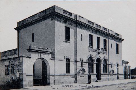 L'Hôtel de sPostes à Bizerte - Carte postale ancienne Tunisie