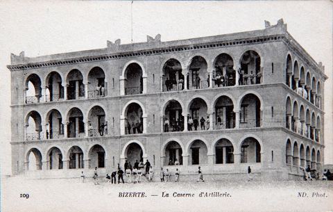 La Caserne d'artillerie - Bizerte - Carte postale ancienne Tunisie