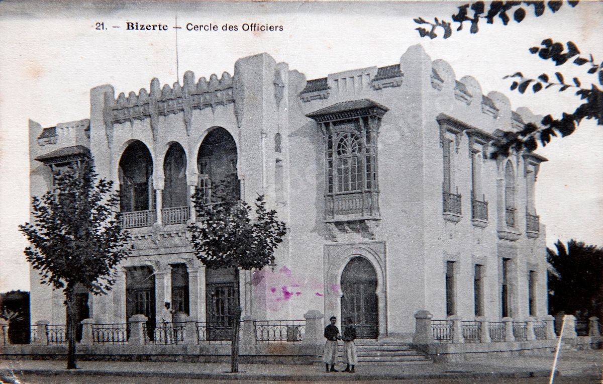 P030-137