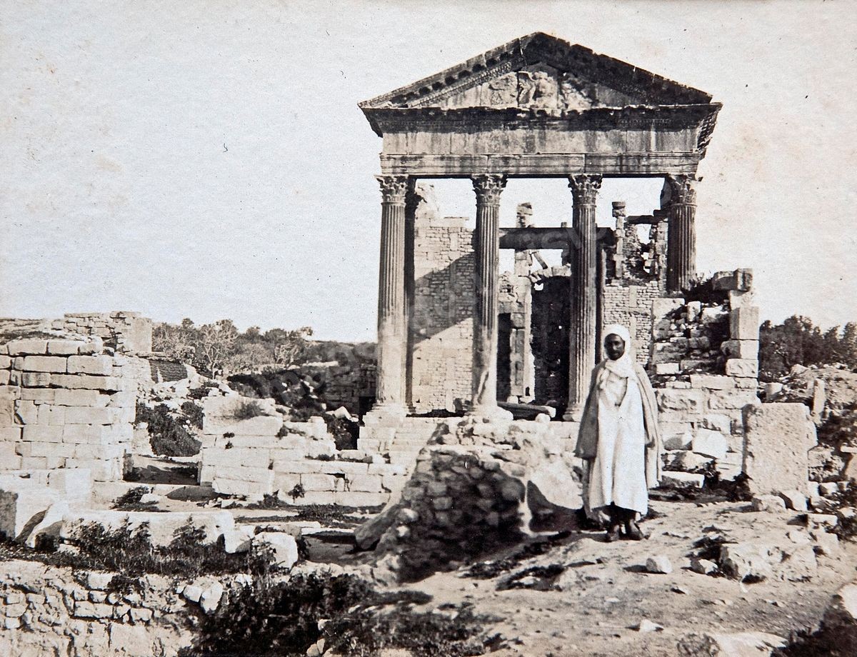 P044 Dougga