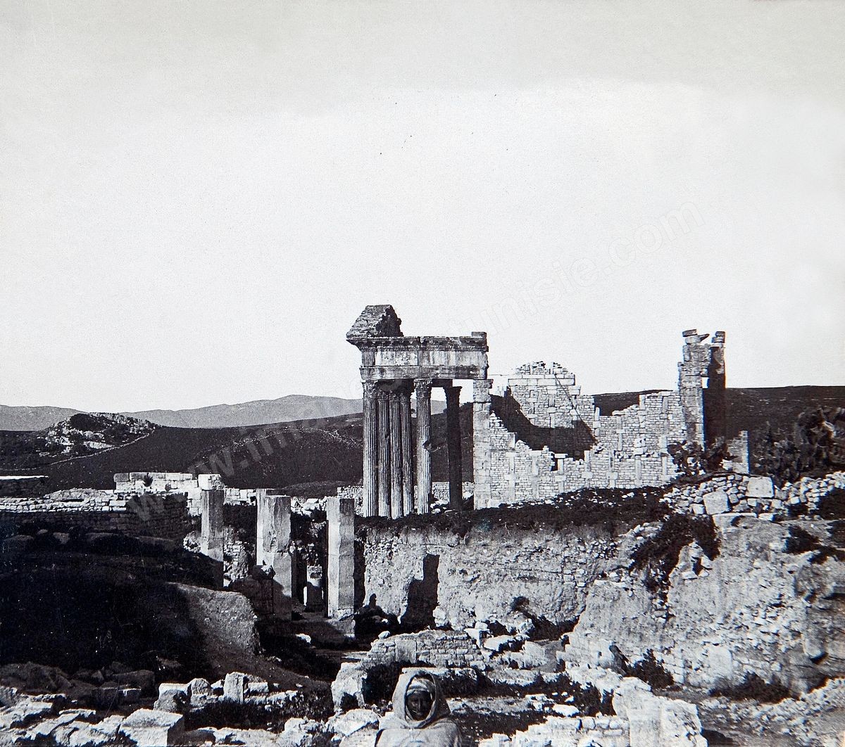 P044-003