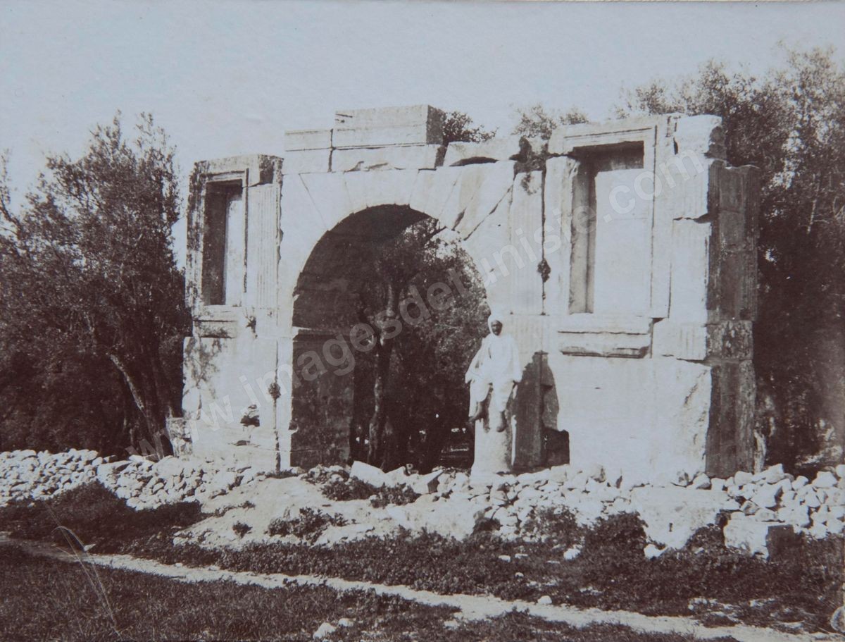P044-009